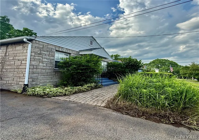 3rd image of 232 Burns Ave, Syracuse, NY 13206 | MLS# S1690117