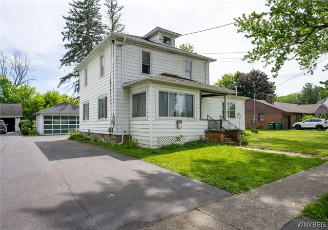 Photo 1 of Sale Pending at 72 W Court St, Warsaw, NY 14569 | MLS# B1689325 | Listing updated on 2026-07-31