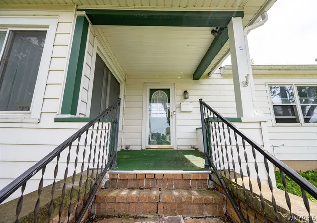 Photo 4 of Sale Pending at 72 W Court St, Warsaw, NY 14569 | MLS# B1689325 | Listing updated on 2026-07-31