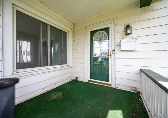 Photo 5 of Sale Pending at 72 W Court St, Warsaw, NY 14569 | MLS# B1689325 | Listing updated on 2026-07-31