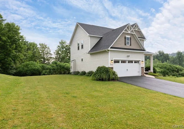 Homes for sale in Manlius, NY | 5706 Harness Hook Ln, Manlius, NY 13037 | MLS# S1688451