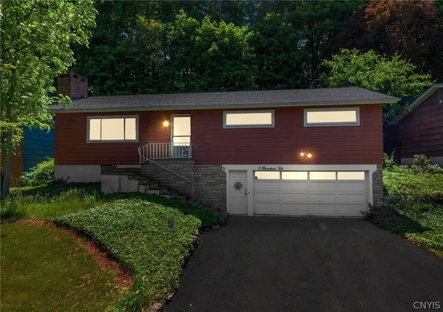 Homes for sale in Syracuse, NY | 510 Hillsboro Pkwy, Syracuse, NY 13214 | MLS# S1690088