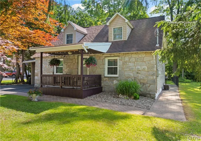 Homes for sale in Deerfield, NY | 650 Daytona St, Deerfield, NY 13502 | MLS# S1689734