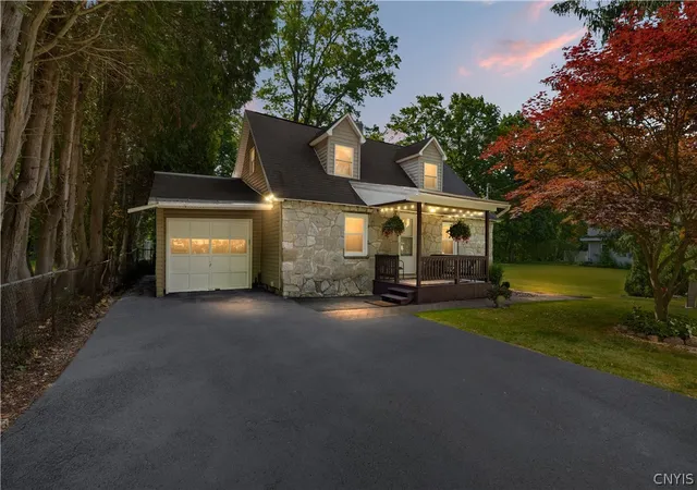 Homes for sale in Deerfield, NY | 650 Daytona St, Deerfield, NY 13502 | MLS# S1689734