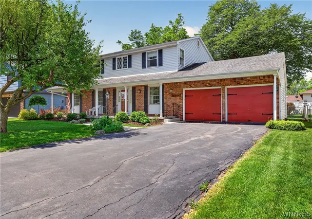 Homes for sale in Amherst, NY | 78 N Brier Rd, Amherst, NY 14228 | MLS# B1677464