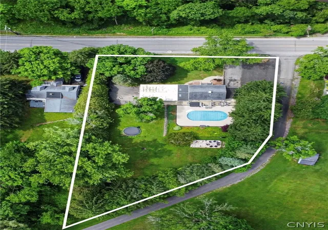 27th image of 4022 Oneida St, New Hartford, NY 13413 | MLS# S1690091