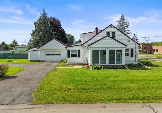Homes for sale in Auburn, NY | 150 Dunning Ave, Auburn, NY 13021 | MLS# S1688471