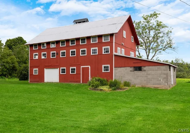 Homes for sale in Clay, NY | 3977 Maider Rd, Clay, NY 13041 | MLS# S1689931