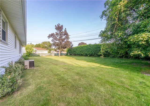 22nd image of 389 Kartes Dr, Rochester, NY 14616 | MLS# R1690171