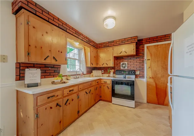 Photo 3 of Sale Pending at 389 Kartes Dr, Rochester, NY 14616 | MLS# R1690171 | Listing updated on 2026-06-24
