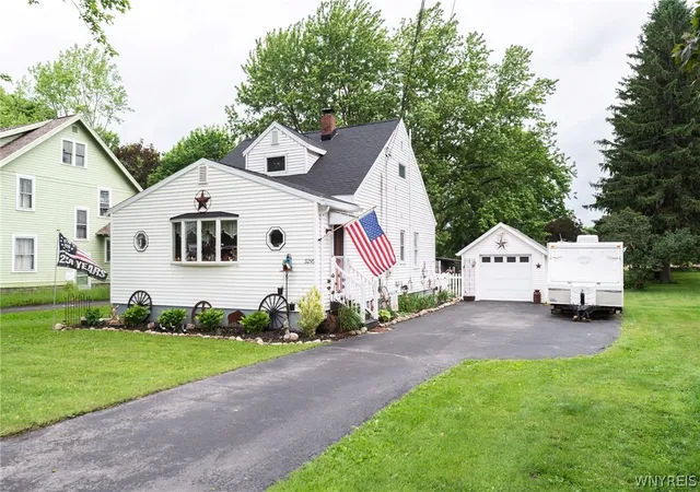 Homes for sale in Batavia, NY | 3295 W Main Street Rd, Batavia, NY 14020 | MLS# B1688222
