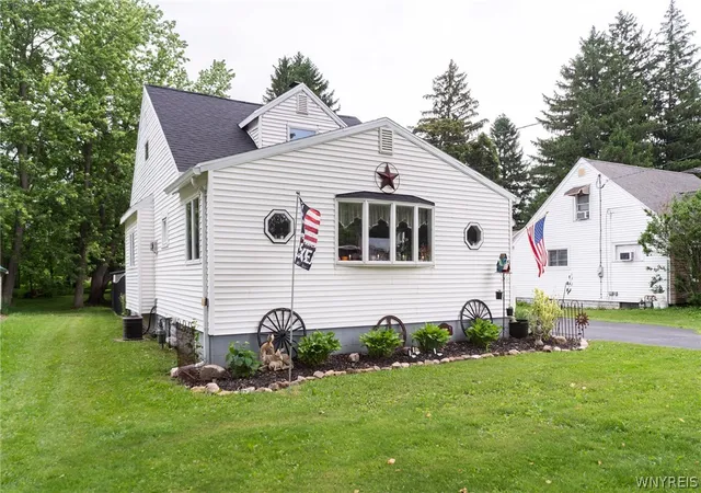 Homes for sale in Batavia, NY | 3295 W Main Street Rd, Batavia, NY 14020 | MLS# B1688222