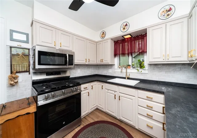 Homes for sale in Batavia, NY | 3295 W Main Street Rd, Batavia, NY 14020 | MLS# B1688222