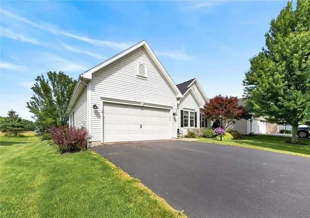 2nd image of 1508 Coral Dr, Farmington, NY 14425 | MLS# R1689156