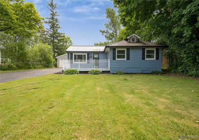 Homes for sale in Hamburg, NY | 2605 Hakanaw Ave, Hamburg, NY 14075 | MLS# B1689915