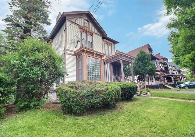 Homes for sale in Utica, NY | 19 Jewett Pl, Utica, NY 13501 | MLS# S1690062