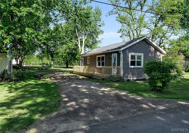3rd image of 2344 Lincoln Ave, Wilson, NY 14172 | MLS# B1690148
