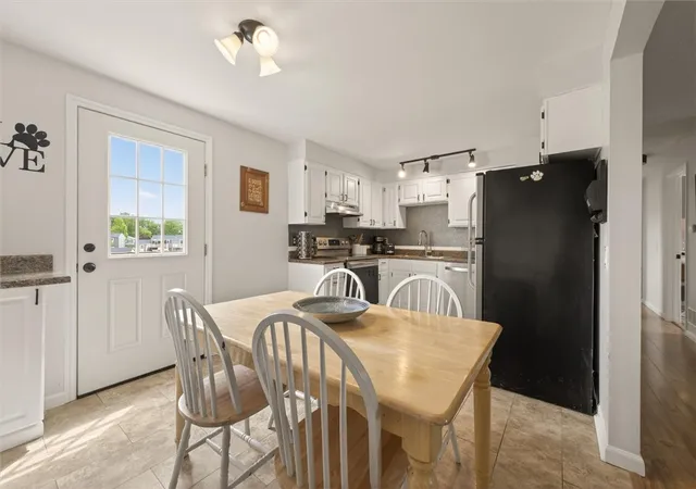 5th image of 1599 Flaxen Dr, Farmington, NY 14425 | MLS# R1688622