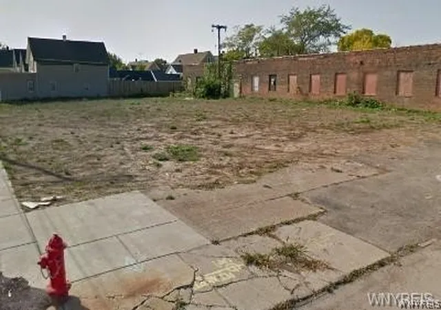 2nd image of 215 Chandler St, Buffalo, NY 14207 | MLS# B1689071