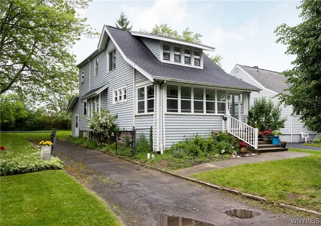 Photo 2 of Sale Pending at 167 Royal Pkwy W, Buffalo, NY 14221 | MLS# B1689855 | Listing updated on 2026-07-25