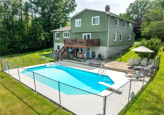 Homes for sale in Minetto, NY | 64 Hillcrest Dr, Minetto, NY 13126 | MLS# S1690201