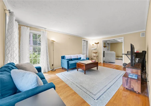 2nd image of 32 Summit Oaks, Pittsford, NY 14534 | MLS# R1689969