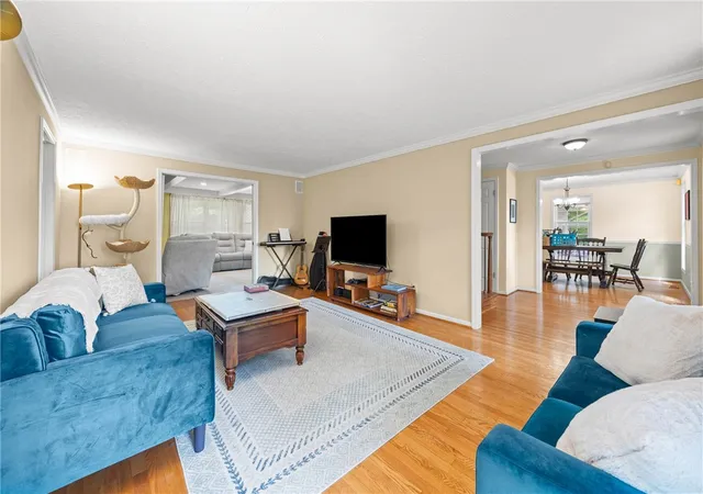 4th image of 32 Summit Oaks, Pittsford, NY 14534 | MLS# R1689969