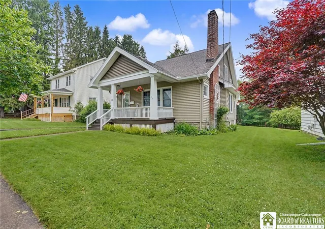 3rd image of 1318 Newland Ave, Jamestown, NY 14701 | MLS# R1690134