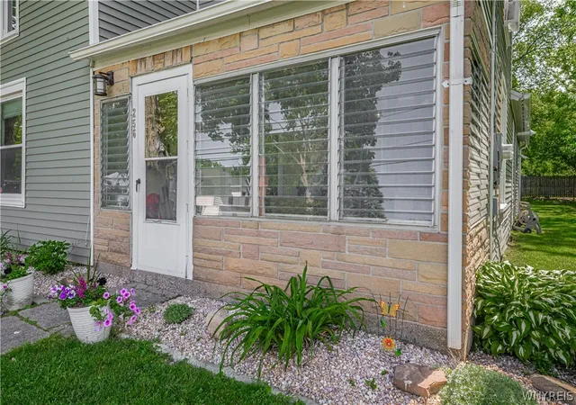4th image of 256 Washington St, Wilson, NY 14172 | MLS# B1690051