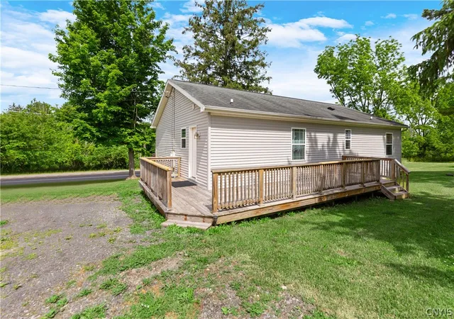 Photo 2 of Single family home for sale at 7124 New Route 31, Baldwinsville, NY 13027 | MLS# S1685623 | Listing updated on 2026-07-21