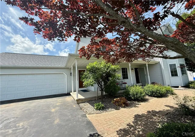 Homes for sale in De Witt, NY | 6075 Singletree Ln, De Witt, NY 13078 | MLS# S1689691