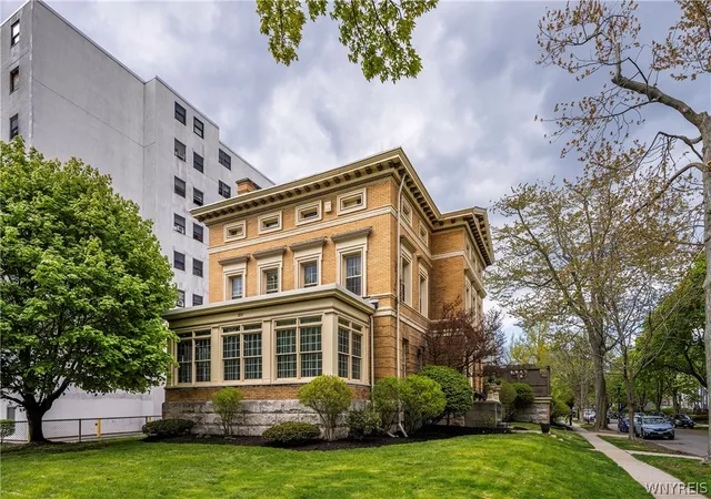 Photo 2 of Sale Pending at 325 Summer St, Buffalo, NY 14222 | MLS# B1683074 | Listing updated on 2026-07-13