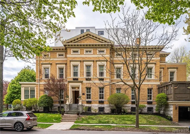 Photo 3 of Sale Pending at 325 Summer St, Buffalo, NY 14222 | MLS# B1683074 | Listing updated on 2026-07-13