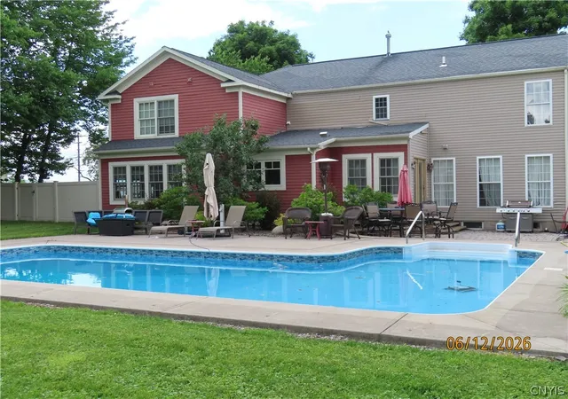 Photo 2 of Single family home for sale at 829 Tuscarora Rd, Chittenango, NY 13037 | MLS# S1690063 | Listing updated on 2026-07-31