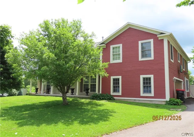 Photo 3 of Single family home for sale at 829 Tuscarora Rd, Chittenango, NY 13037 | MLS# S1690063 | Listing updated on 2026-07-31
