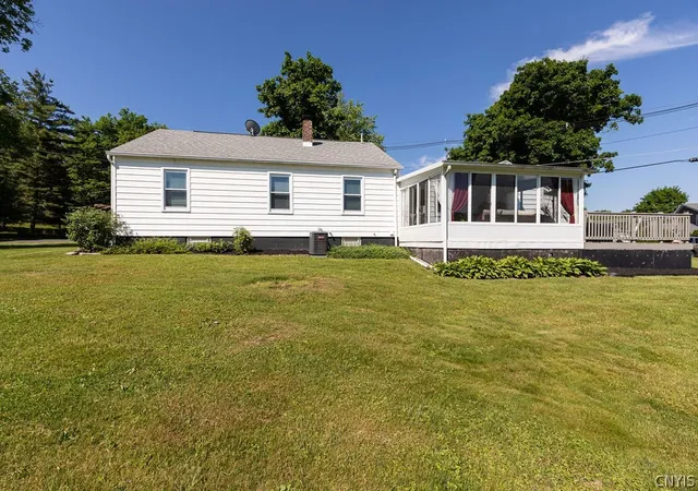 38th image of 220 N Woodland Dr, Salina, NY 13088 | MLS# S1689631