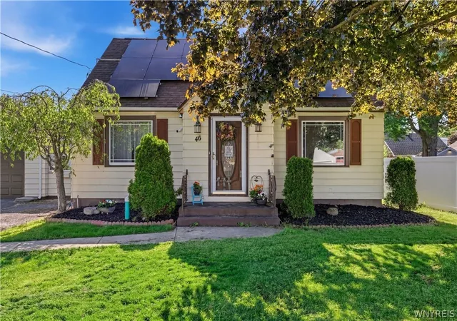 Homes for sale in North Tonawanda, NY | 46 Pine St, North Tonawanda, NY 14120 | MLS# B1689893