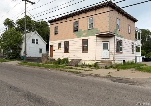 3rd image of 401 56Th St, Niagara Falls, NY 14304 | MLS# B1690295