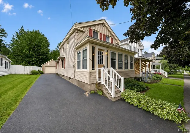 Homes for sale in Oswego, NY | 282 W Fifth St, Oswego, NY 13126 | MLS# S1687056