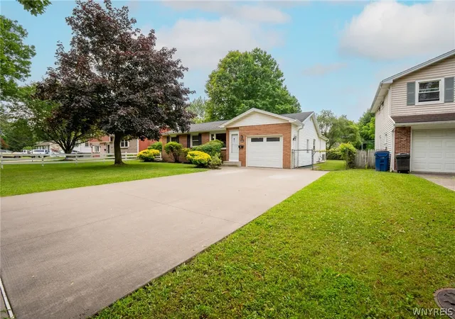 Homes for sale in Amherst, NY | 177 Bucyrus Dr, Amherst, NY 14228 | MLS# B1690050