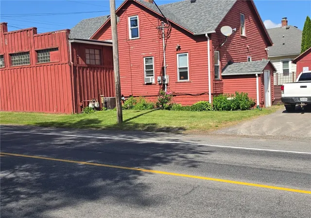2nd image of 8392 Ridge Rd, Gasport, NY 14067 | MLS# R1690286
