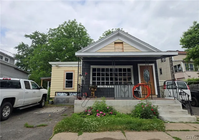 1st image of 1004 Kossuth Ave, Utica, NY 13501 | MLS# S1689925