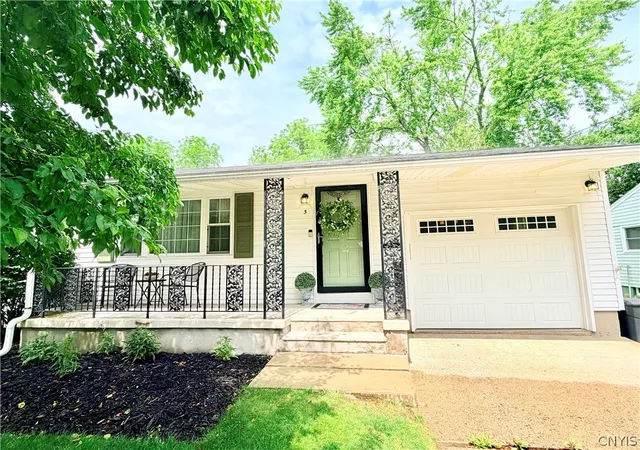 Homes for sale in Whitestown, NY | 3 Perimeter Rd, Whitestown, NY 13492 | MLS# S1690325