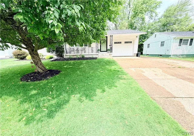 Homes for sale in Whitestown, NY | 3 Perimeter Rd, Whitestown, NY 13492 | MLS# S1690325