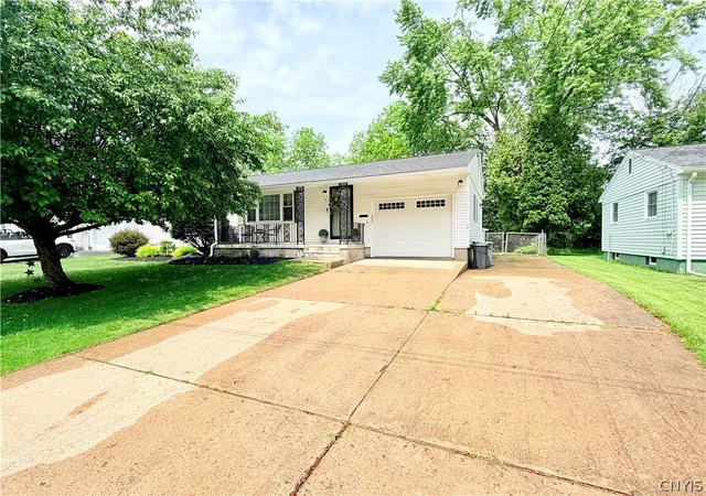 Homes for sale in Whitestown, NY | 3 Perimeter Rd, Whitestown, NY 13492 | MLS# S1690325