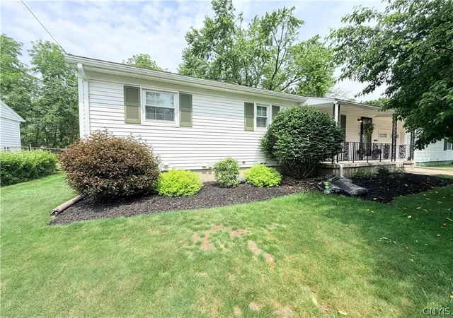 Homes for sale in Whitestown, NY | 3 Perimeter Rd, Whitestown, NY 13492 | MLS# S1690325