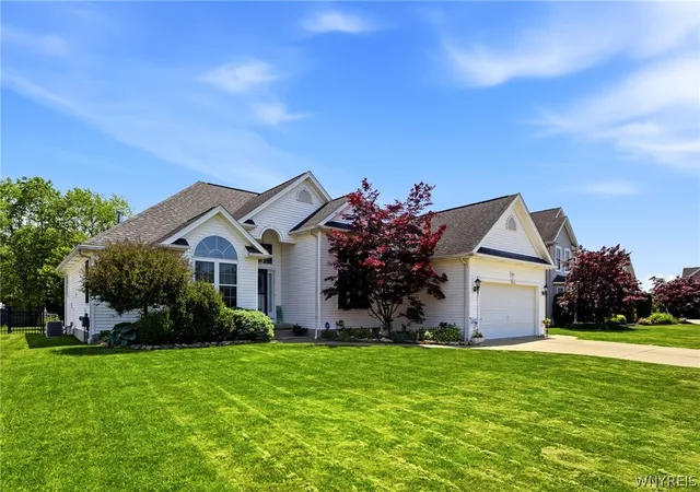 3rd image of 7041 Rock Dove Ln, Wheatfield, NY 14304 | MLS# B1689781