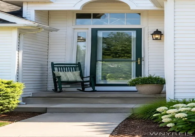 4th image of 7041 Rock Dove Ln, Wheatfield, NY 14304 | MLS# B1689781