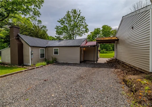 Homes for sale in Hannibal, NY | 44 Wiltsieville Rd, Hannibal, NY 13074 | MLS# S1688465