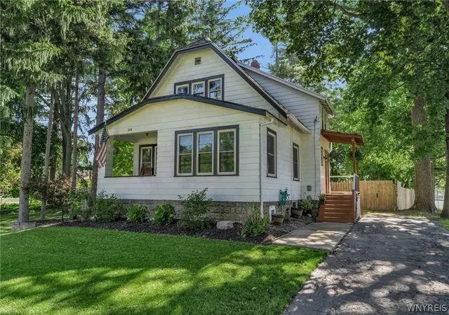Homes for sale in Batavia City, NY | 254 State St, Batavia City, NY 14020 | MLS# B1689462